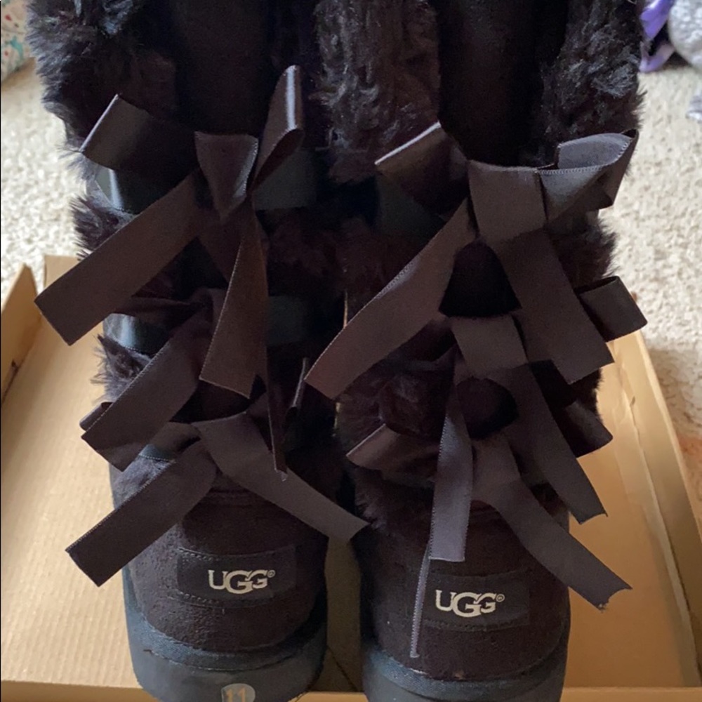 Black Ugg Bailey bows